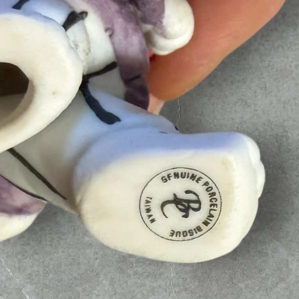 Vintage Bronson Porcelain‎ Bear Figurine: Collectible Teddy Cub